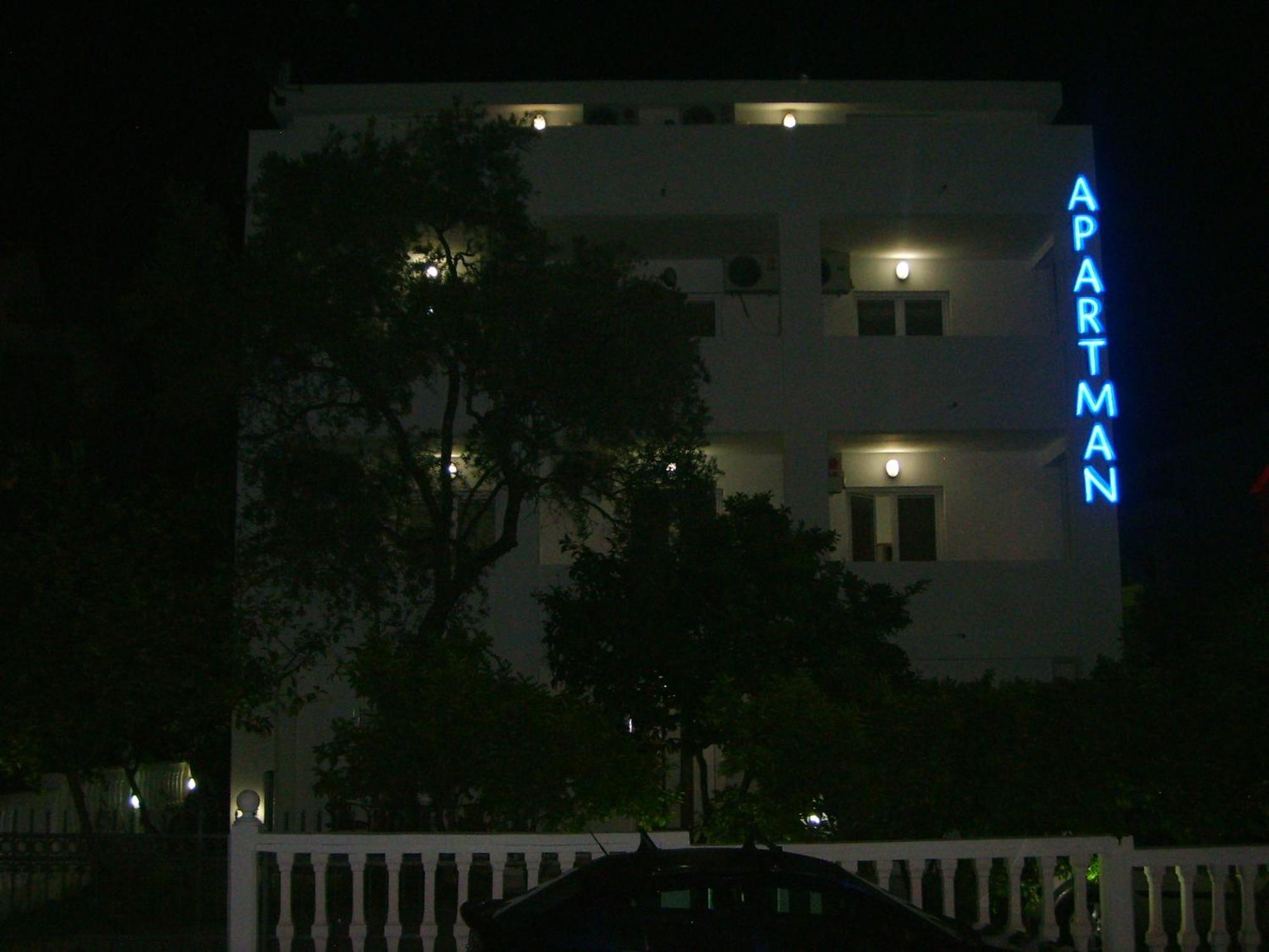 Lyon Apartments Budva Exterior photo